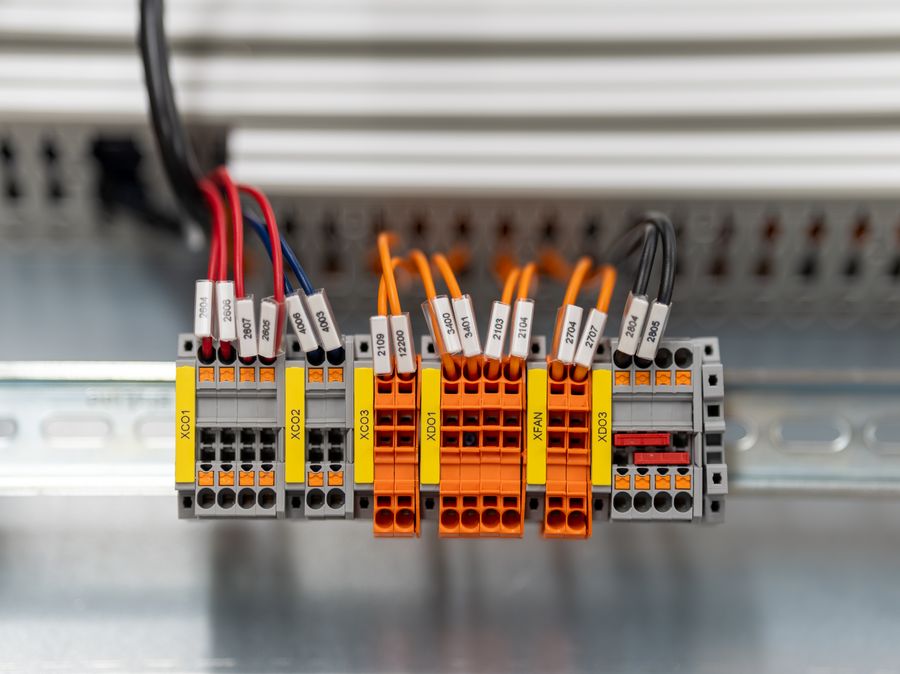 Câblage d'armoire électrique industrielle CINERGEC