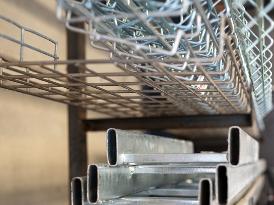 Rails et goulottes en stock CINERGEC